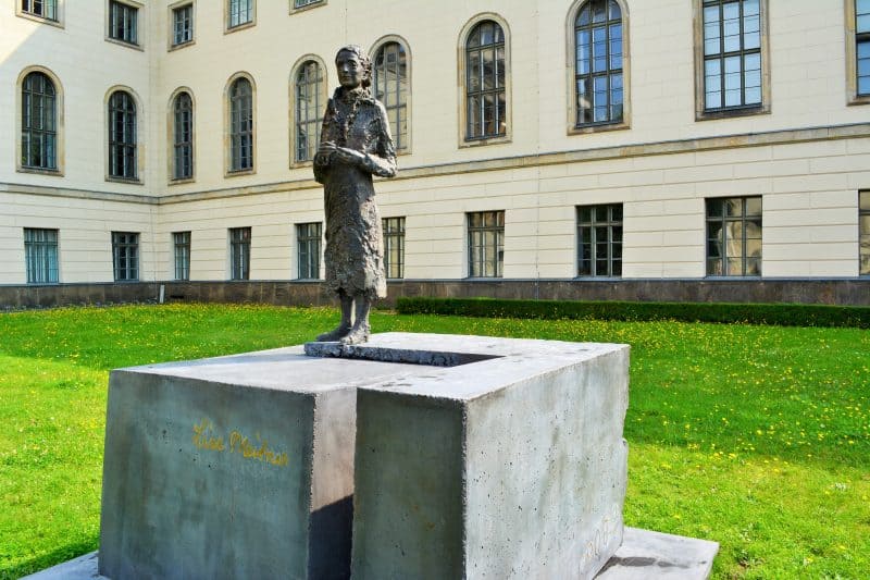 Lise Meitner statue